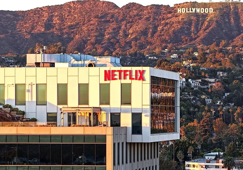 Netflix slashes 1,000 jobs, ousts unscripted chiefs Amy, Rich, Annie