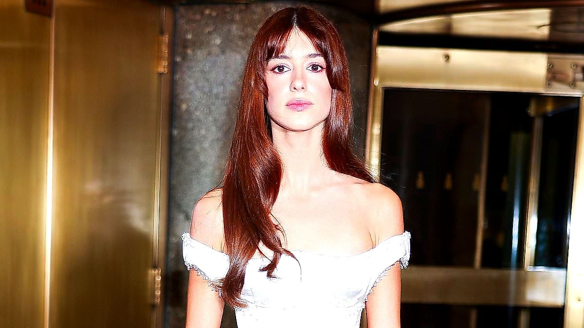 Daisy Edgar‑Jones's 28-Year-Old Satin Corset Walks Out of NBC