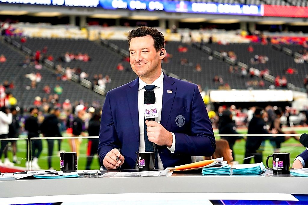 Tony Romo's July DUI arrest forces CBS exit, fans stunned