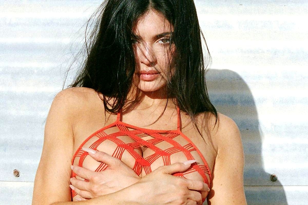 Kylie Jenner's orange fishnet cover shocks 29‑year‑old fans