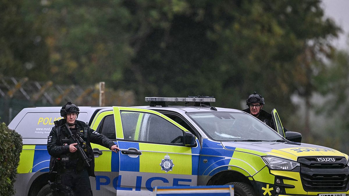 Five Men Detained Near U.S. Bombers' RAF Fairford, 85 Homes Evacuated