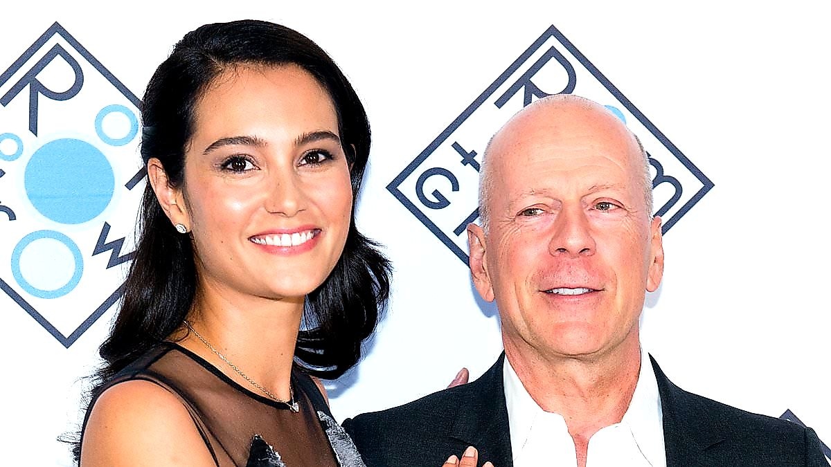 Bruce Willis's bucket‑hat selfie sparks $10k dementia fund