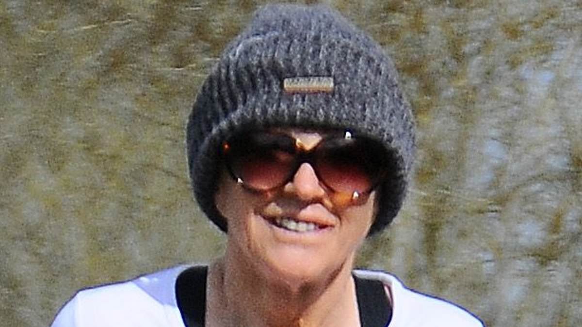 Vision Crisis Forces Anne Robinson from Cotswold Barn to London