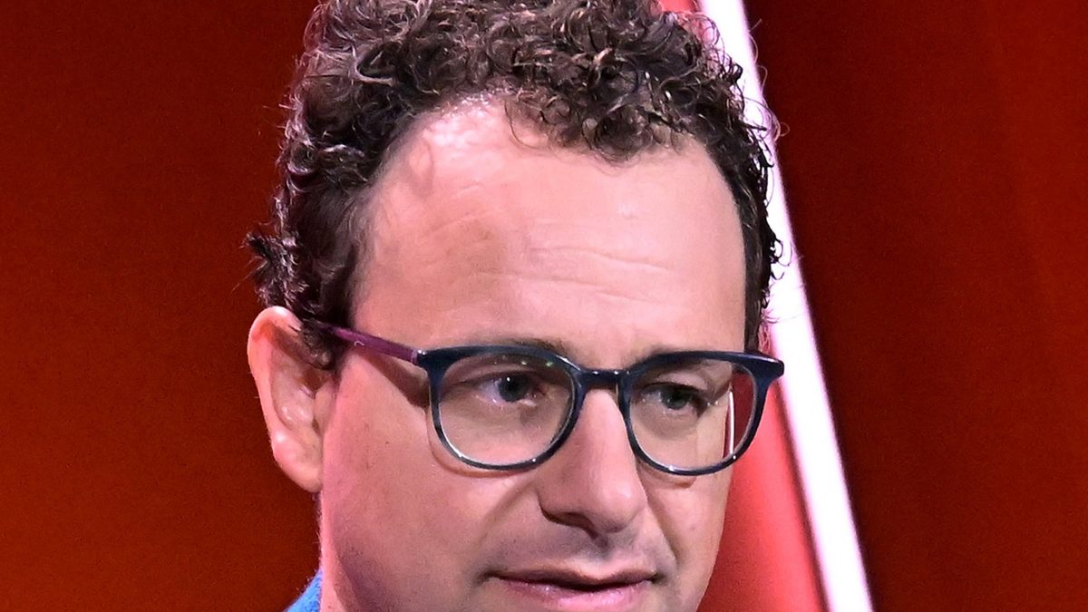 Anthropic CEO Dario Amodei pushes AI watchdogs, warns of unseen risk