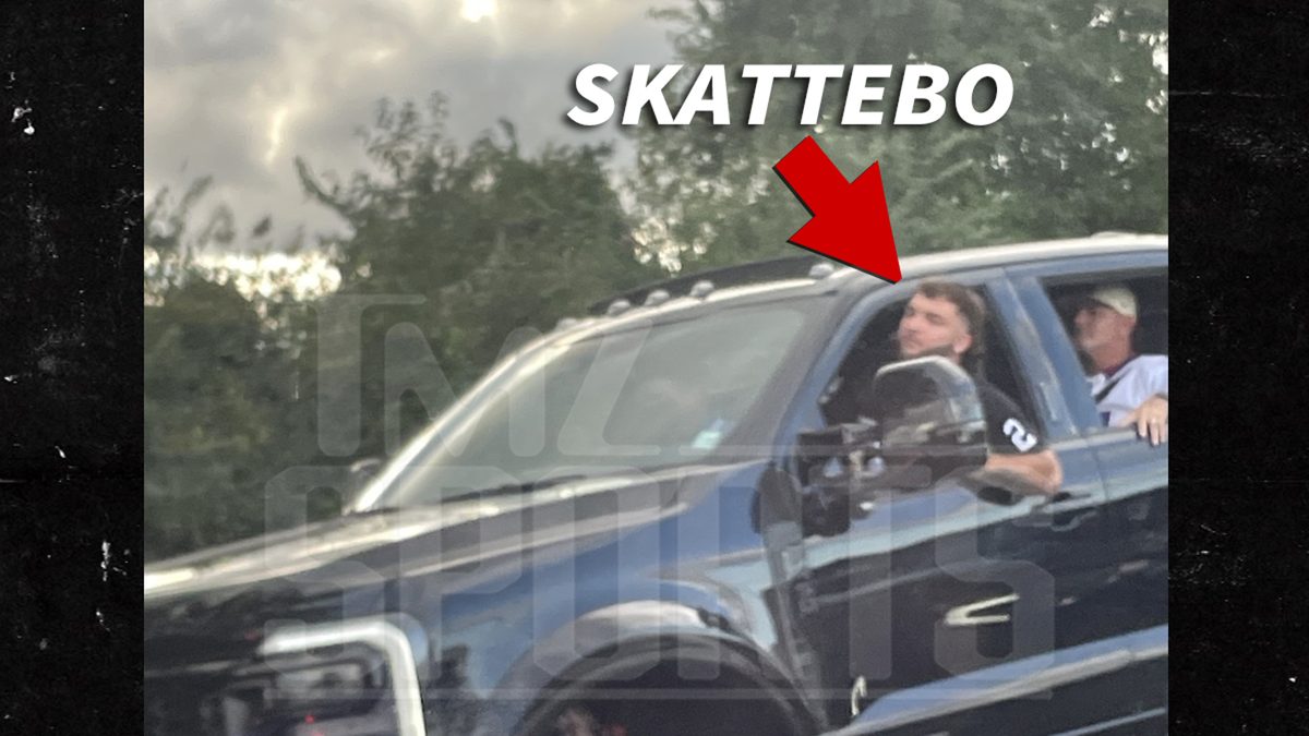 Cam Skattebo Skids Through MetLife Gate, Debuts in Throwback Jersey