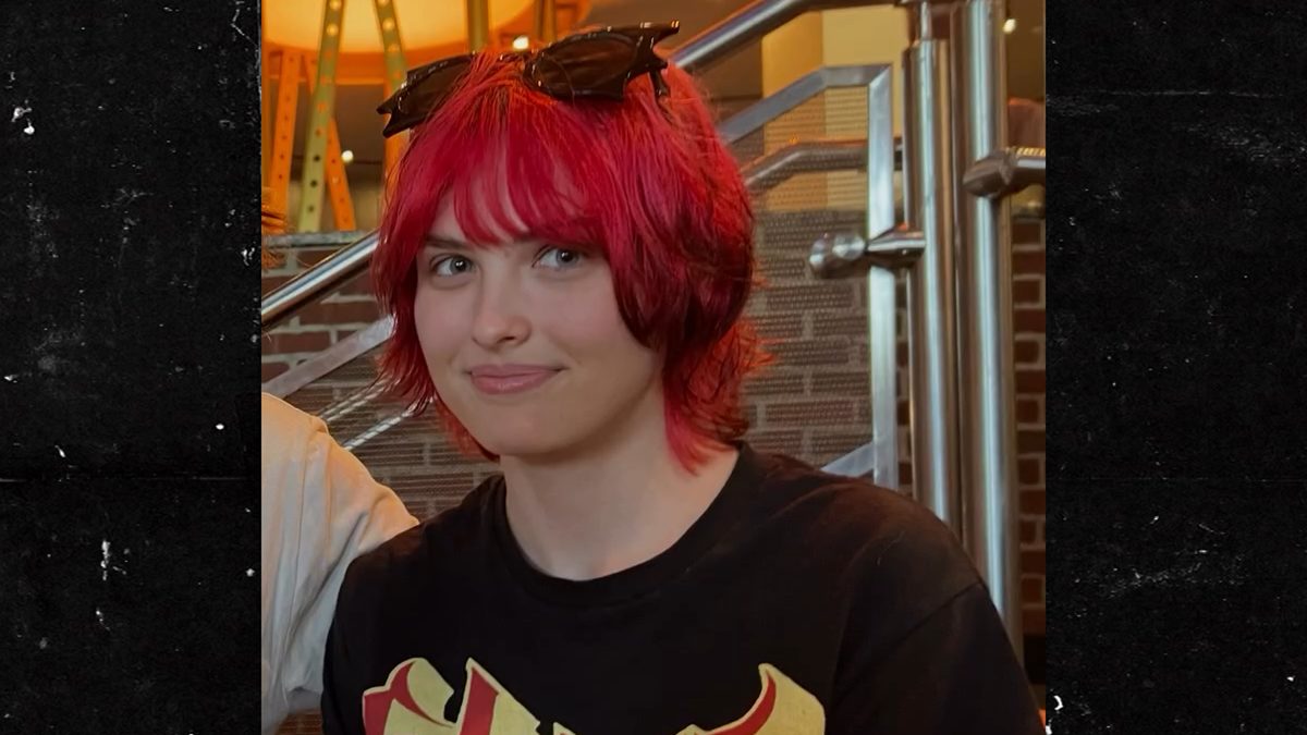 Dannielynn Birkhead Turns 20, Ditches Anna Nicole Shadow for Red Bob