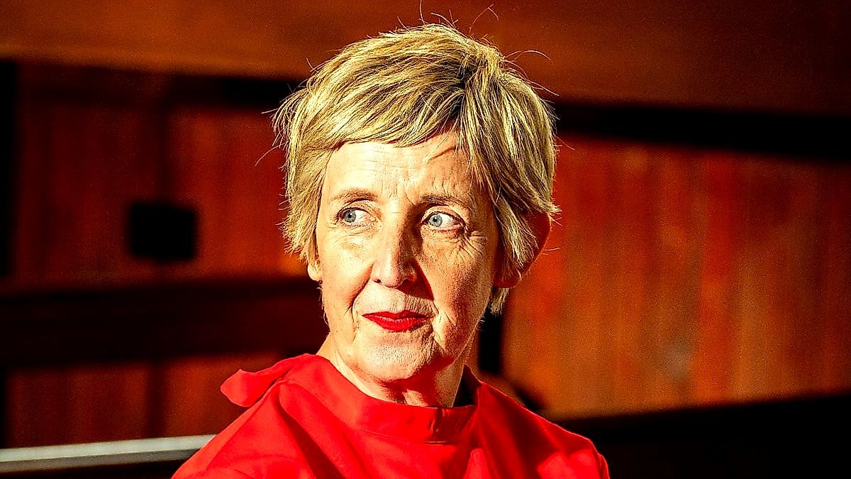 Julie Hesmondhalgh’s star‑struck entrance grabs 9‑million viewers