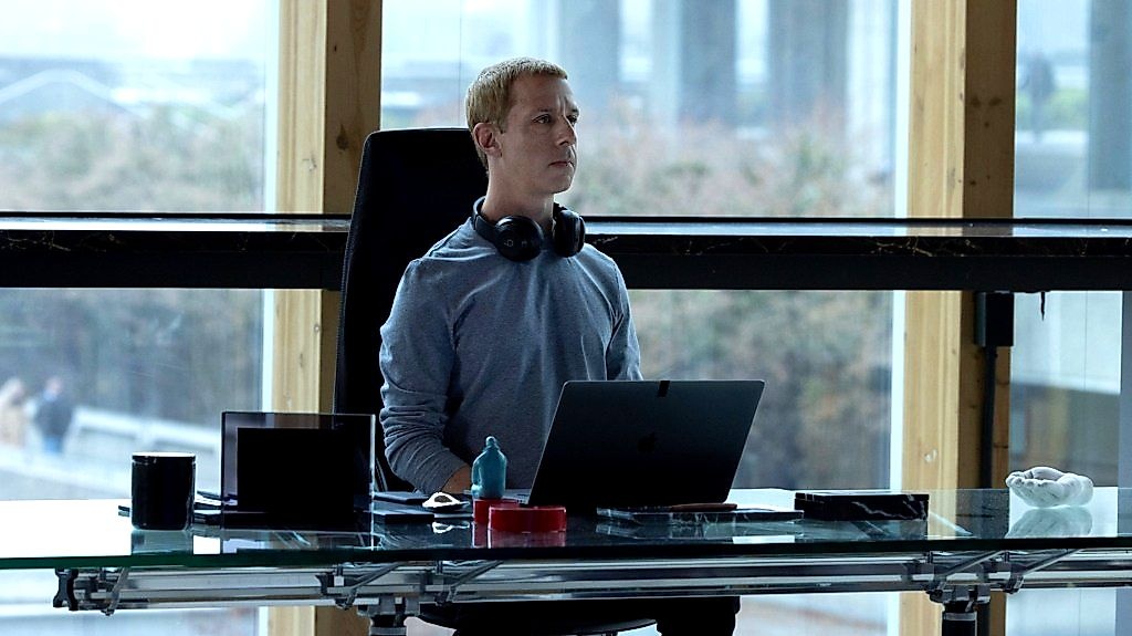 Jeremy Allen White's Facebook Probe Reveals $2.9 Billion Conspiracy
