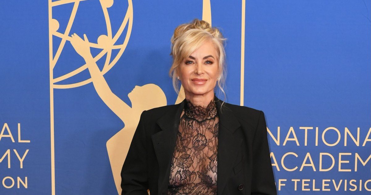 Eileen Davidson Plunges into Cold Water, Lands Patella Fracture