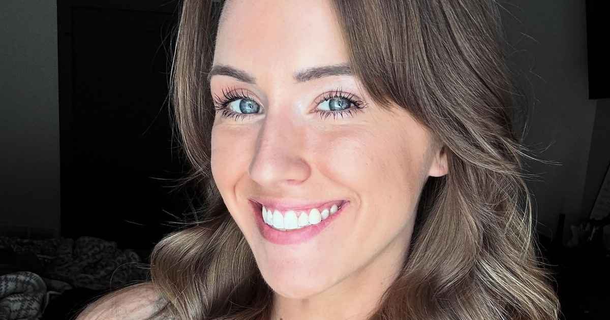 Jen Hamilton stops dating post-split but memoir plan will shock you