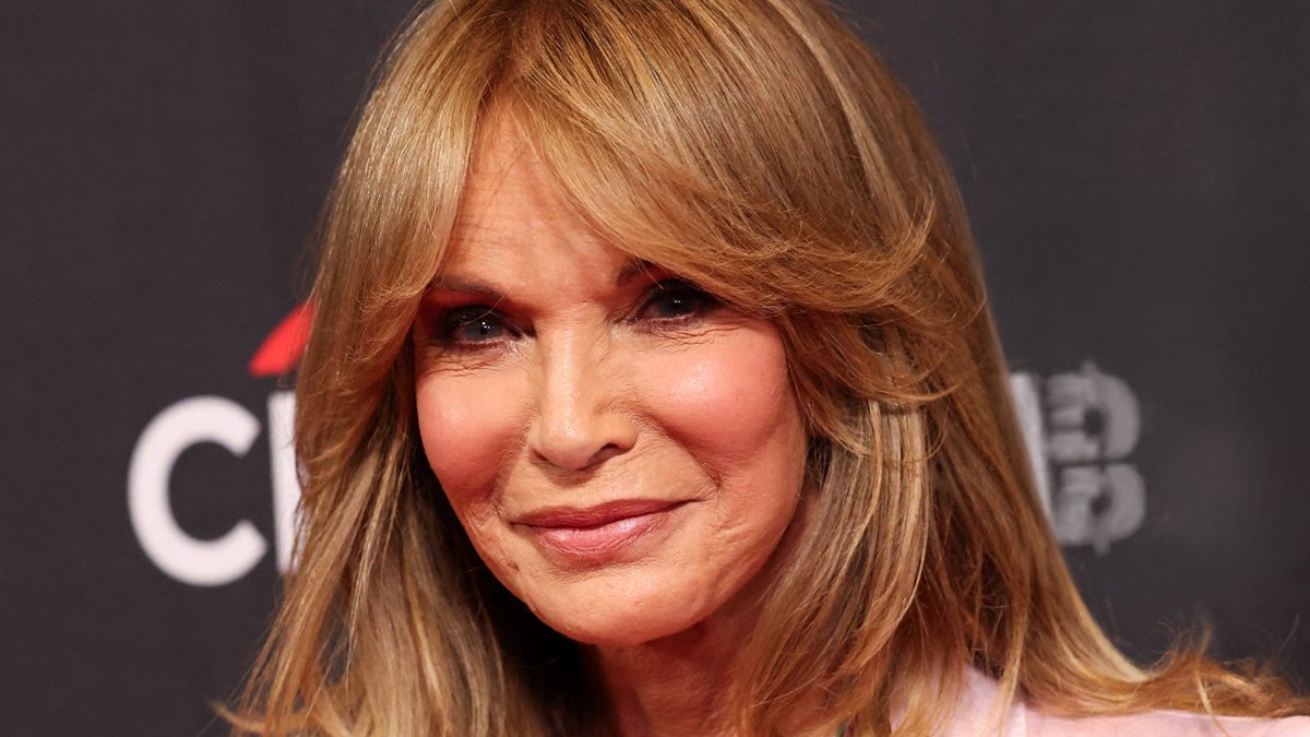 Jaclyn Smith Says Tanya Roberts Dared Her to Join a 1980 Threesome