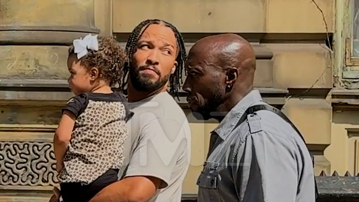Brunson Lights Up Law & Order SVU Set With Daughter After Finals Victory