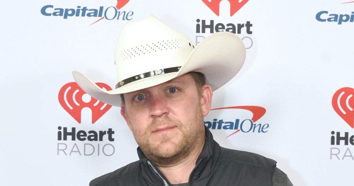 Justin Moore Reveals Surprising Neck Growth He’s Keeping Under Control