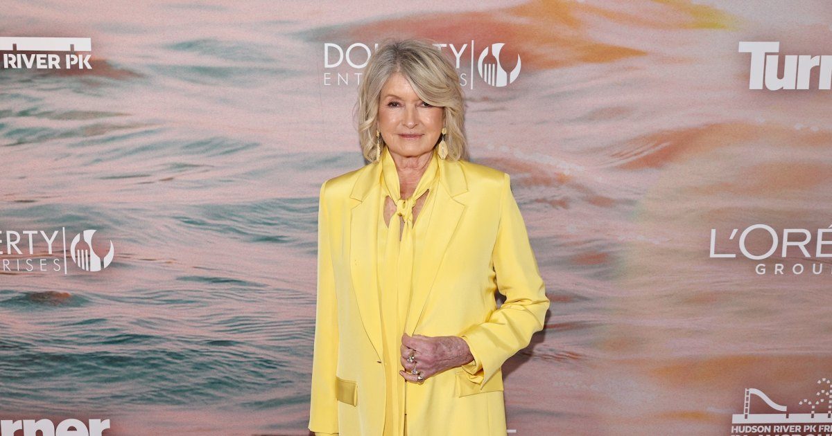 Martha Stewart Contemplates Dropping Nude Pics, Fans Eager for Proof