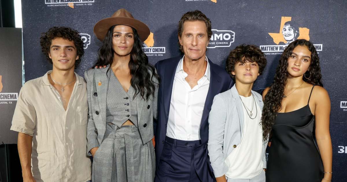 McConaughey and Alves wow family at Austin premiere of comeback flick