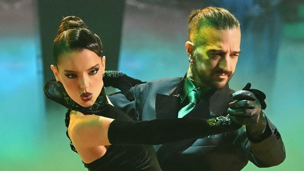 Maura Higgins Dazzles DWTS Judges, Outscores All in Her First Show