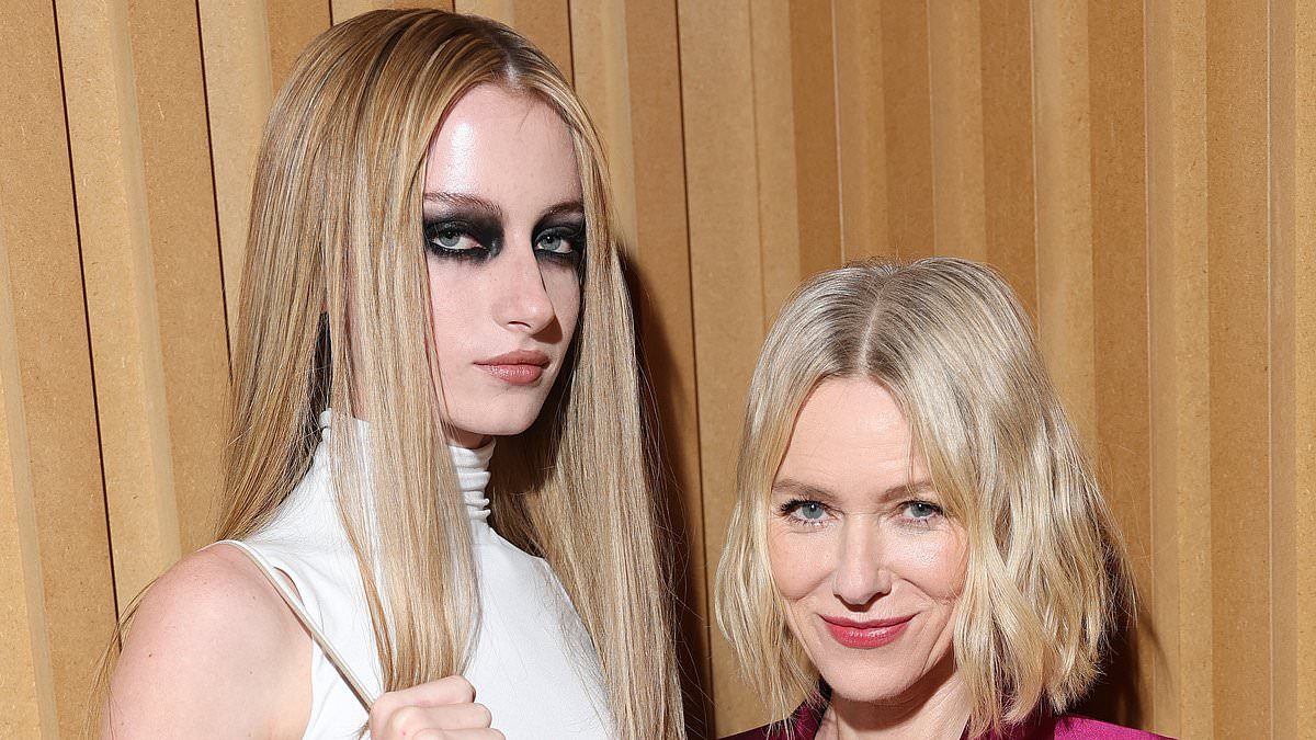 Naomi Watts' 17-year-old daughter Kai Schreiber tops mom on runway
