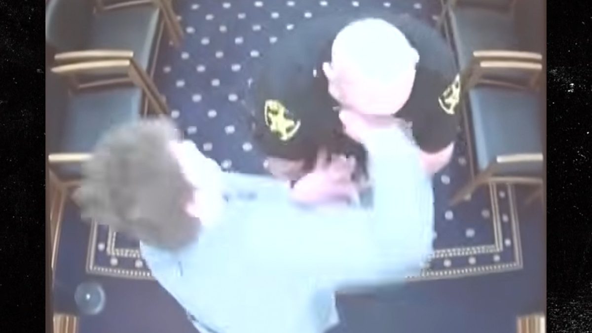 Timothy Reaggle Attacks Deputies, Fleeing Courthouse After Sentence