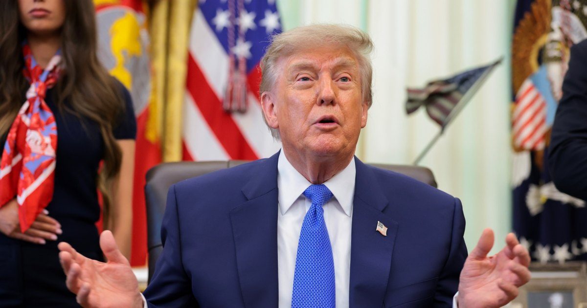 Trump Fleeing Turkey, Sneaks into Military Plane Inside Catering Truck