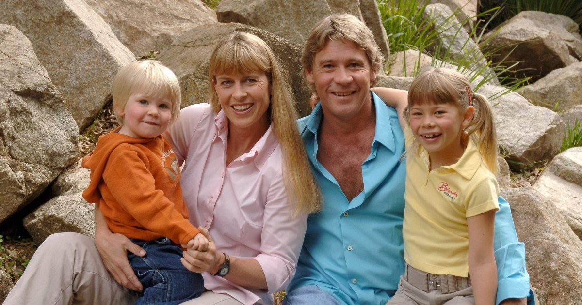 Terri Irwin tearfully honors Steve Irwin, 20 years after his death
