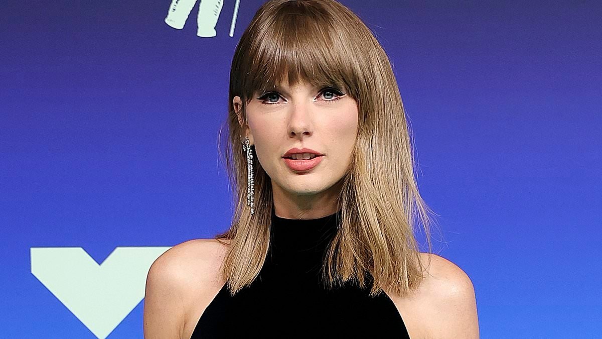 Taylor Swift shocks the 2026 VMAs with an Artist Director win