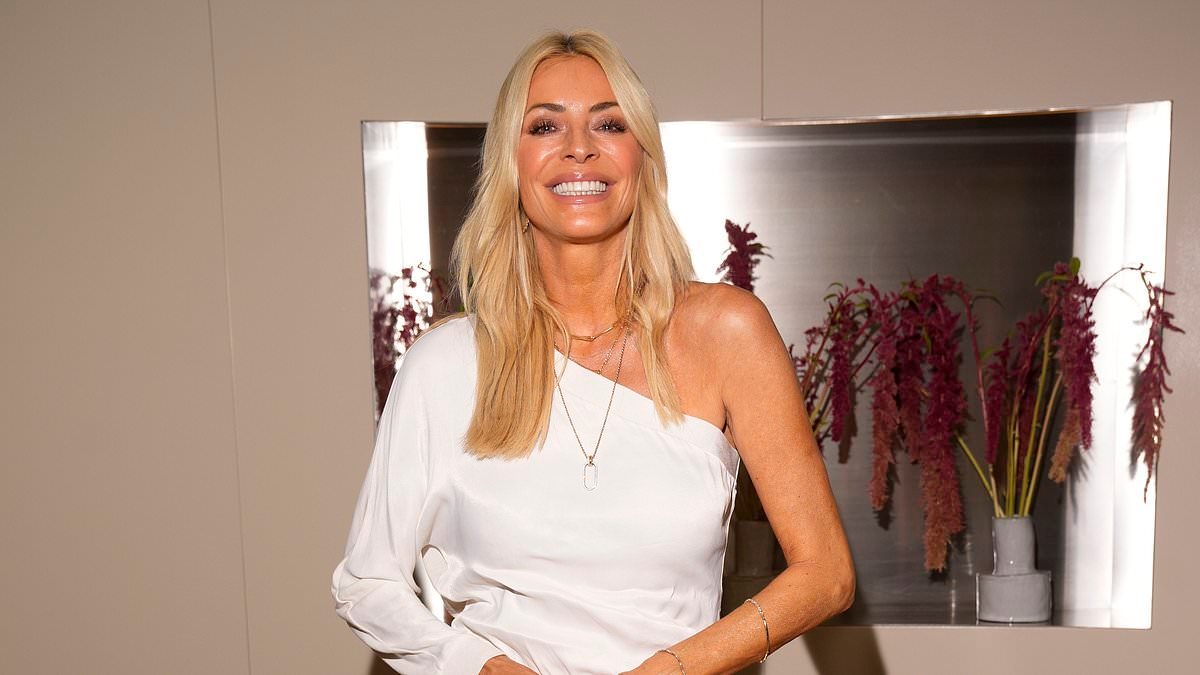 Tess Daly shines Selfridges, Paul Smith 40‑year bash for Strictly hint