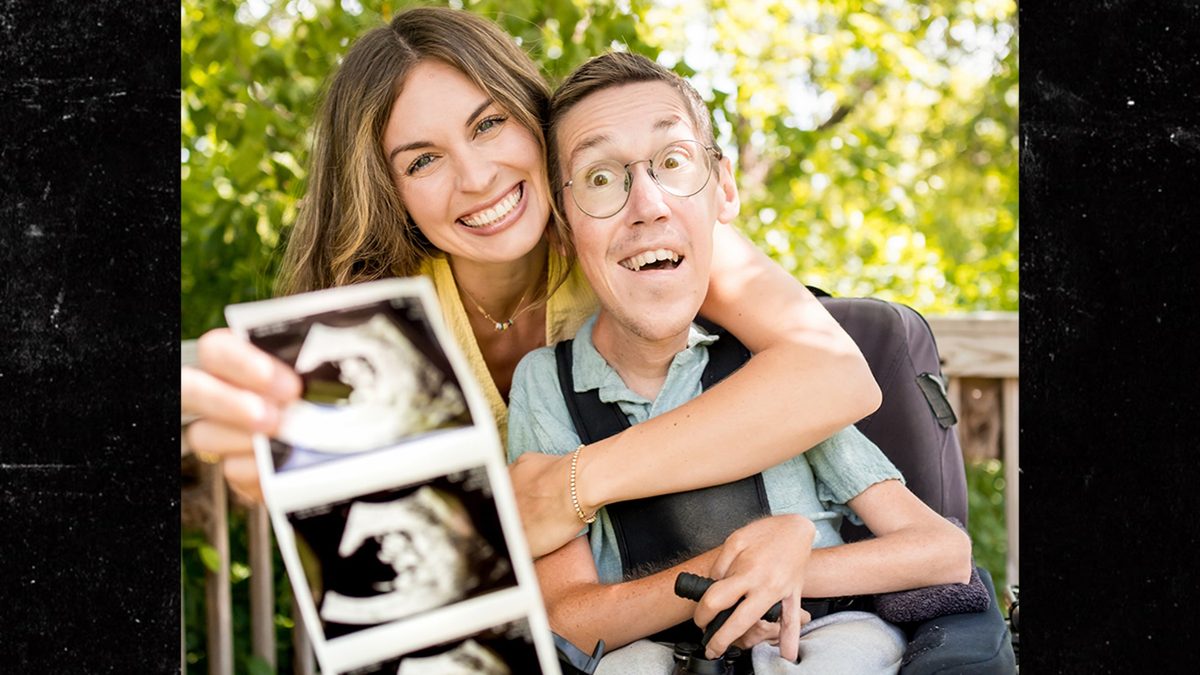 Squirmy and Grubs Reveal Baby Bump, Say No Gifts, January Surprise