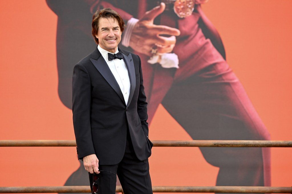 Tom Cruise Lights Up Royal Film Night, Prince William & Kate Are Starved